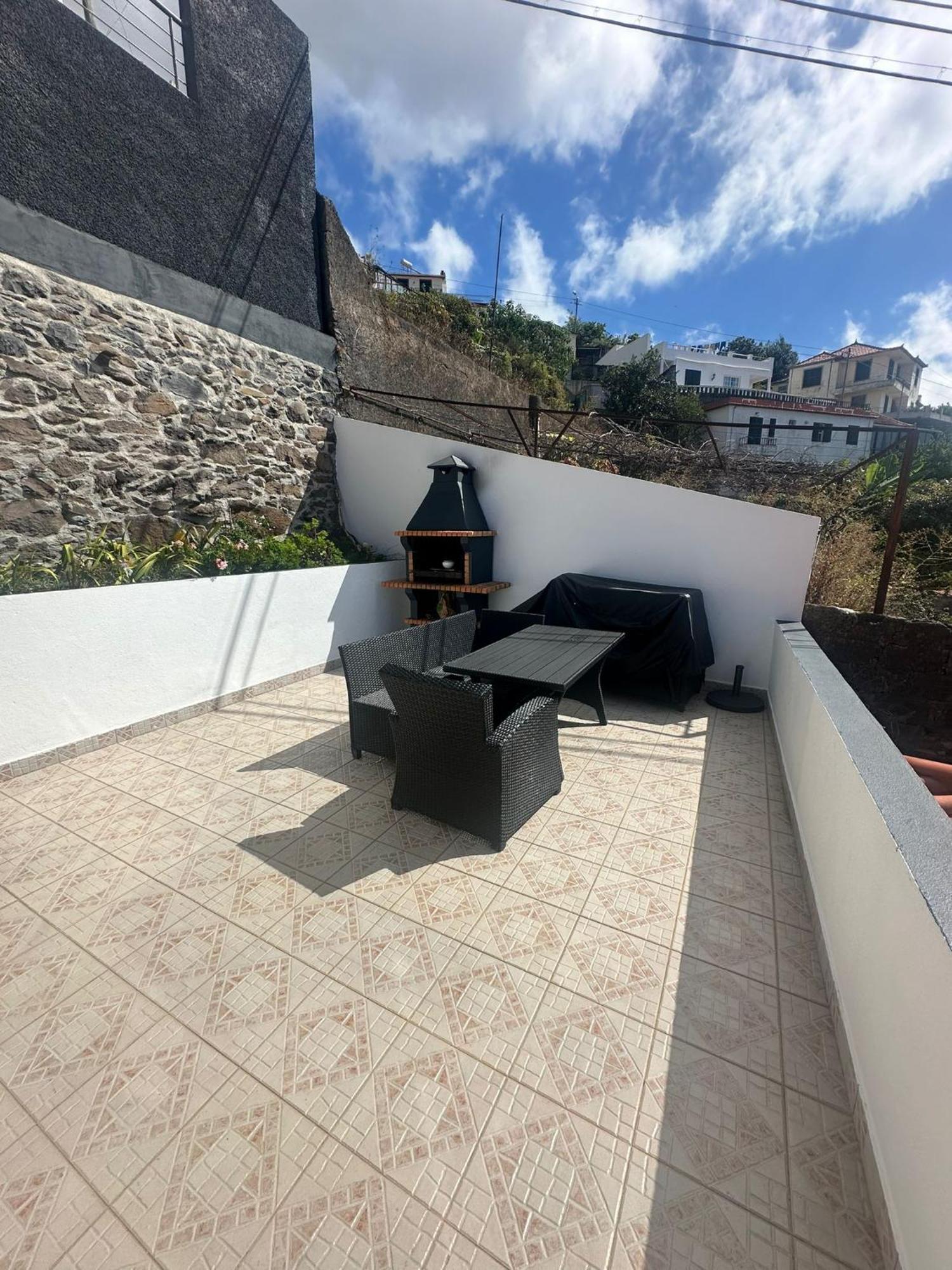 הוילה פונשל The Hill View House מראה חיצוני תמונה